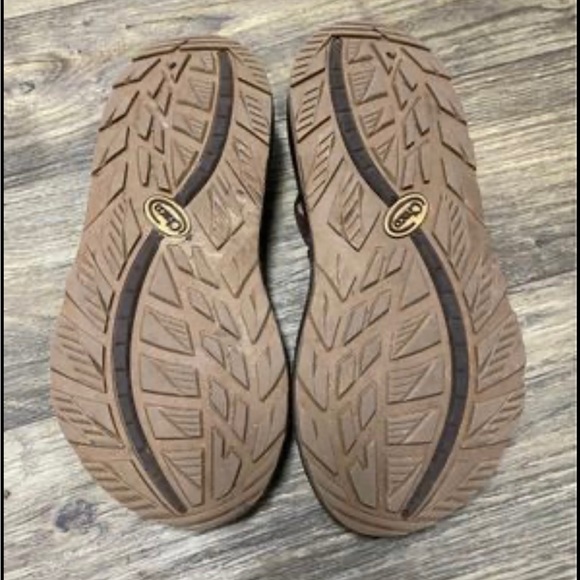 Men’s Chacos size 9